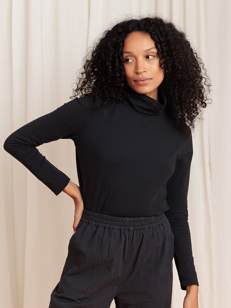 Tight black polo outlet neck jumper