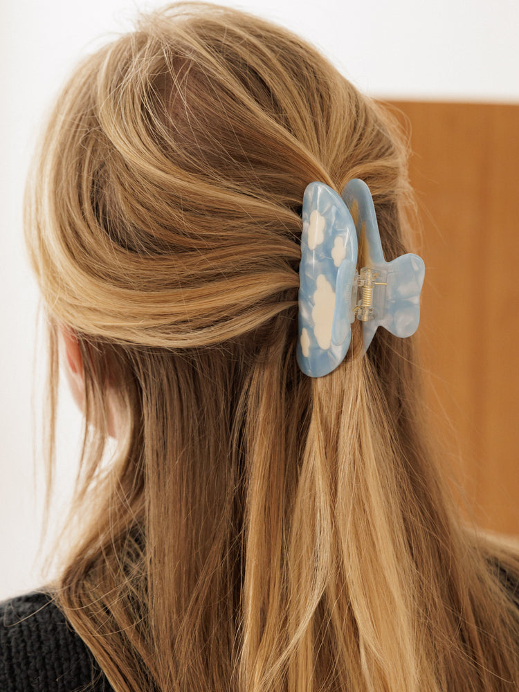 Winona Irene Lucy Sky Blue Hair Clip