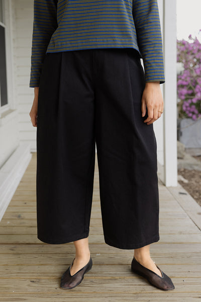 Stoop Pleated Pants Black