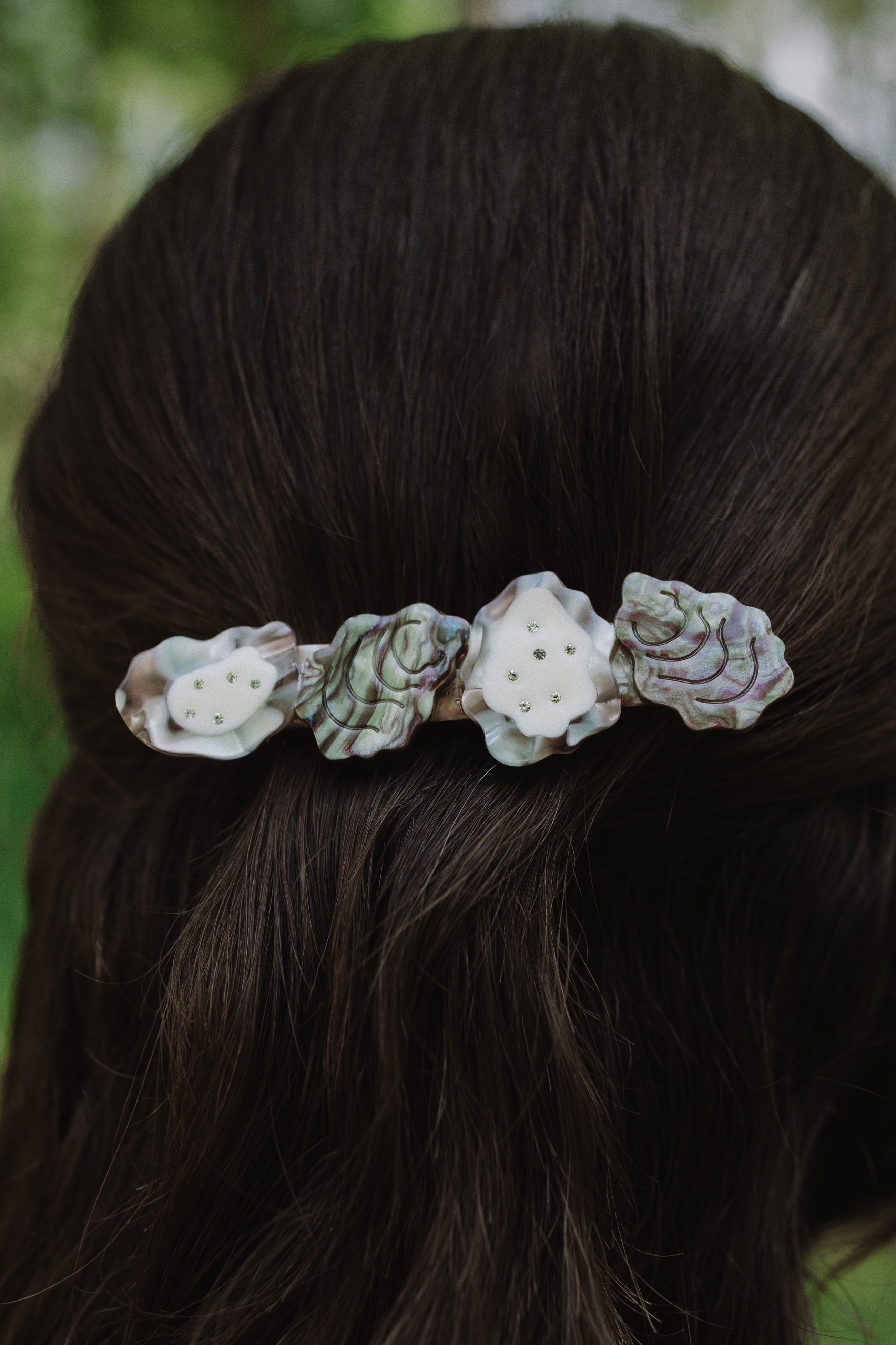 Winona Irene Oyster Shell Hair Clip
