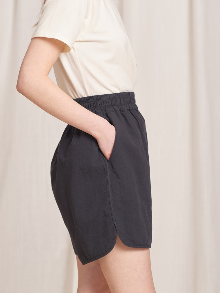 Shorts for Women | Tradlands Glenn Long Short Crinkle Cotton Black